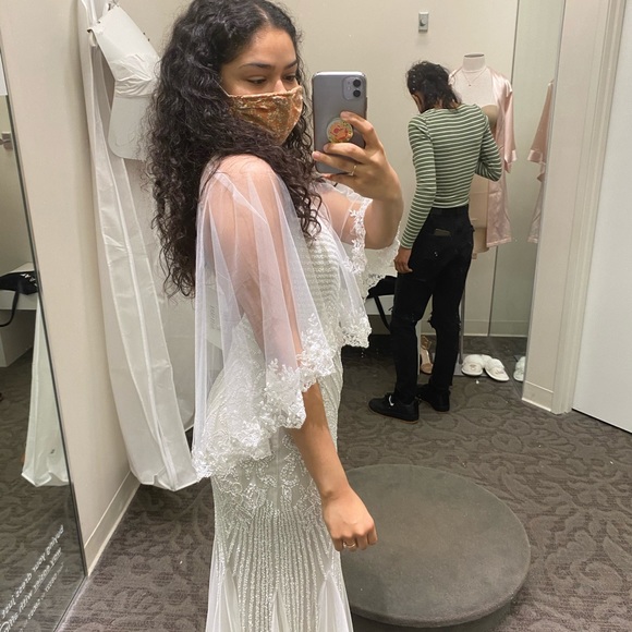 David’s Bridal Tulle Capelet with Lace- Soft White - Picture 8 of 10